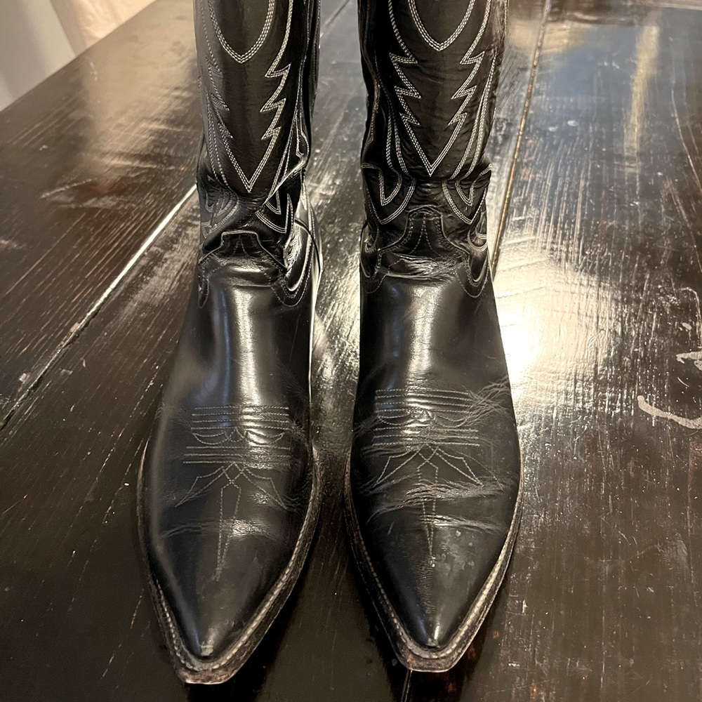 Vintage Justin Black Leather Cowboy Boots in Size 10.5E.